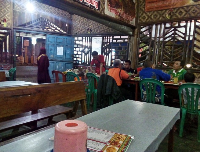 Warming the Soul with Every Bite: Depot Makan Yoenz